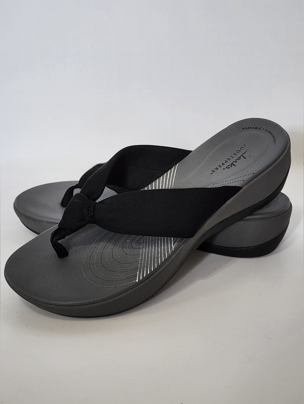Clarks Cloud Steppers Thong Sanndals Flip Flops Black And Gray - Picture 3 of 3
